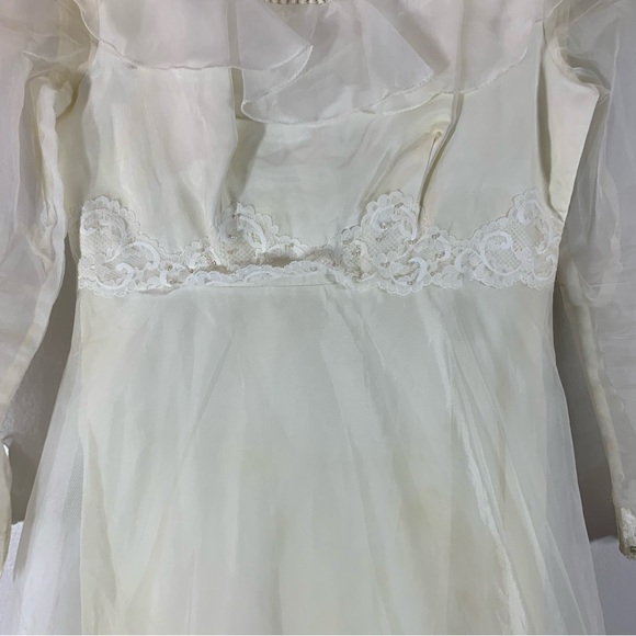 Vintage victorian wedding dress - Picture 4 of 16